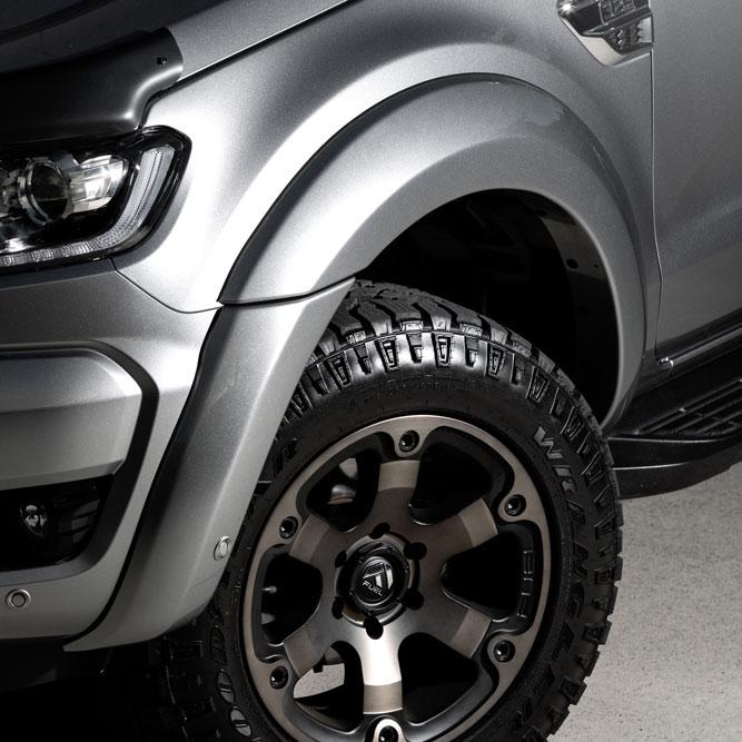 Product image of a truck with egr fender flares installed