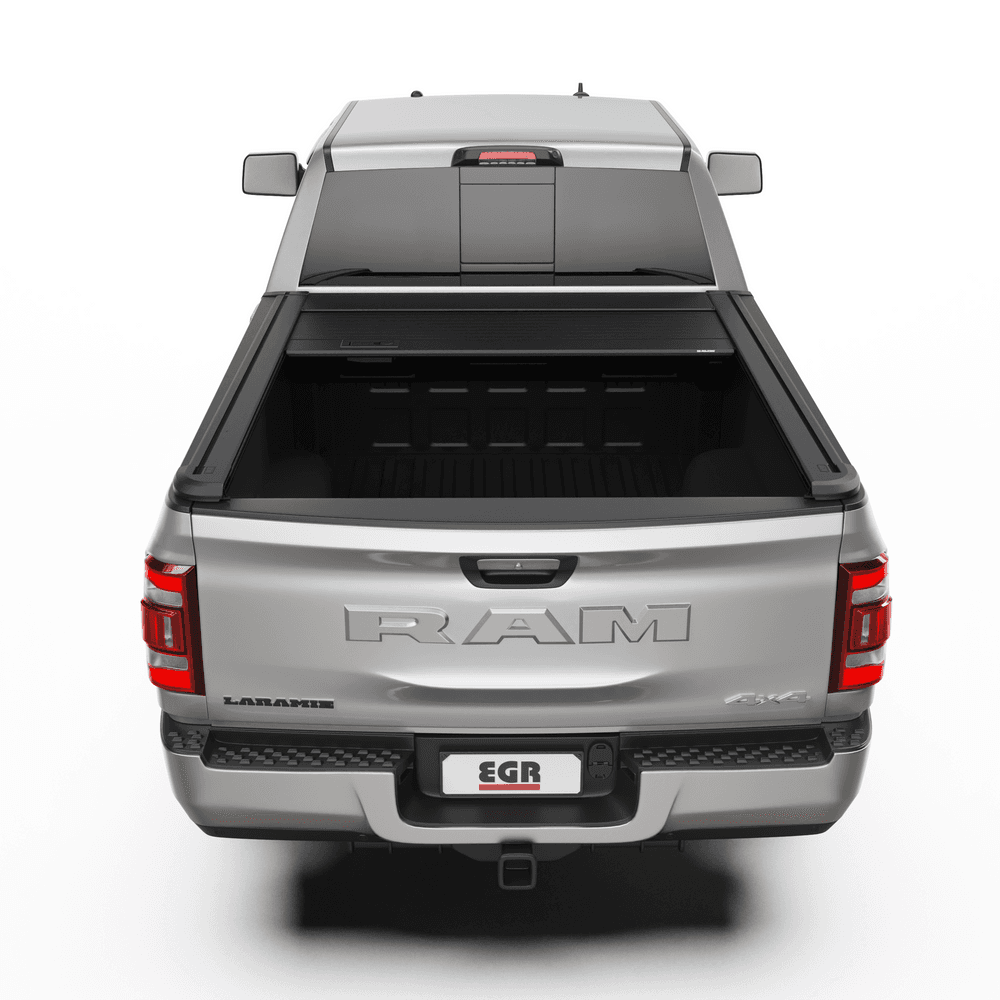 Close-up of EGR RollTrac Manual side rail and aluminium slat locking system on RAM DJ 2500