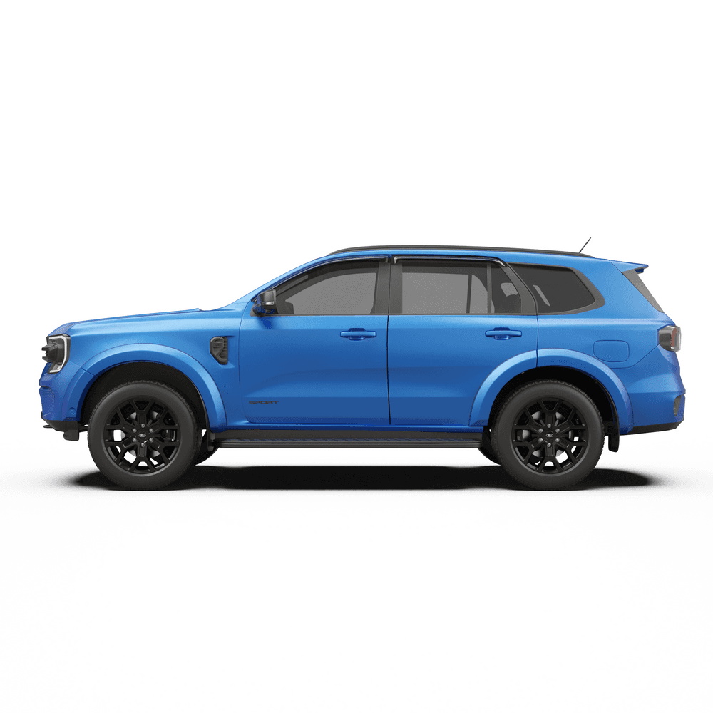 Side profile of Toyota Hilux 2015–2018 featuring EGR Fender Flares, showing full coverage across all wheel arches for improved protection and style