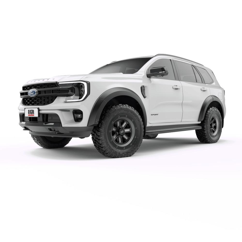 White Ford Everest 2022 front angle showing EGR fender flares installed