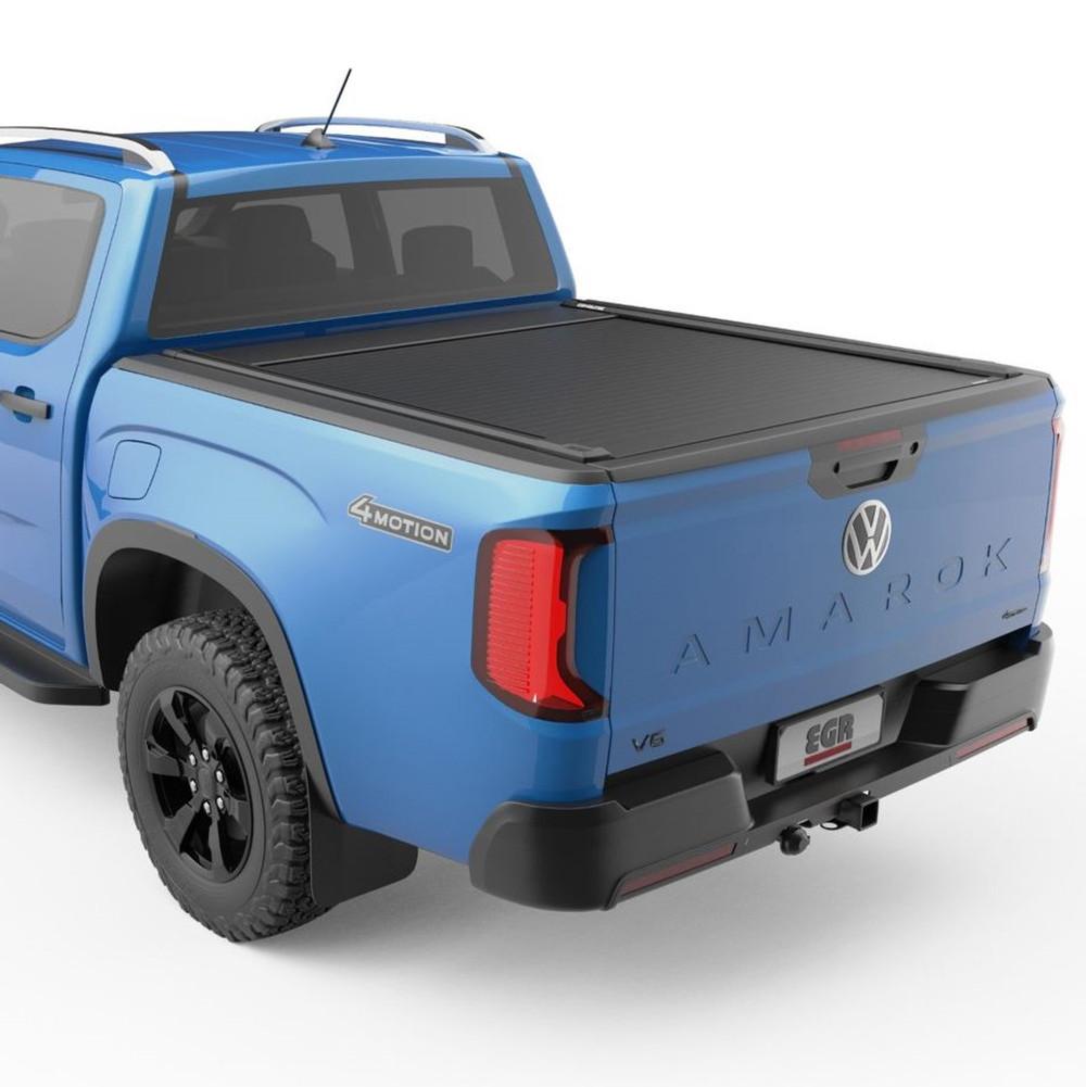 Rear three-quarter view of a Volkswagen Amarok NF 2023 fitted with the EGR RollTrac Electric E3 roller cover